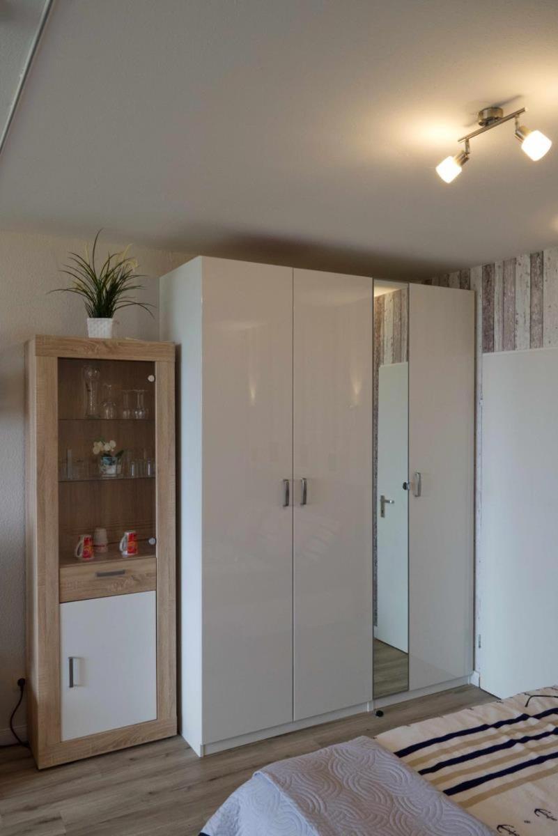 Inselblume 80 - Gemuetliche Ferienwohnung, Blick Auf Die Fehmarnsundbruecke Burgtiefe auf Fehmarn Bagian luar foto